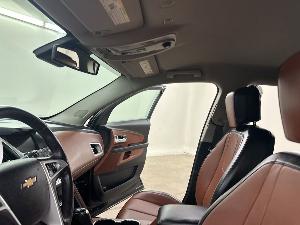 Used 2017 Chevrolet Equinox Premier w/ Enhanced Convenience Package image 32