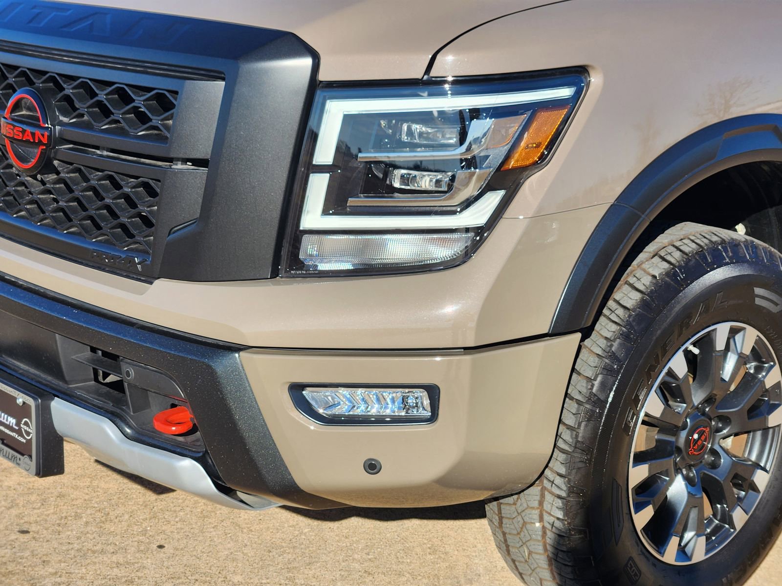 Used 2024 Nissan Titan PRO-4X w/ Pro-4x Utility Package image 9