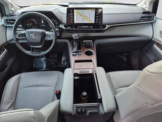 Certified 2023 Toyota Sienna XLE w/ XLE Plus Package FWD image 17