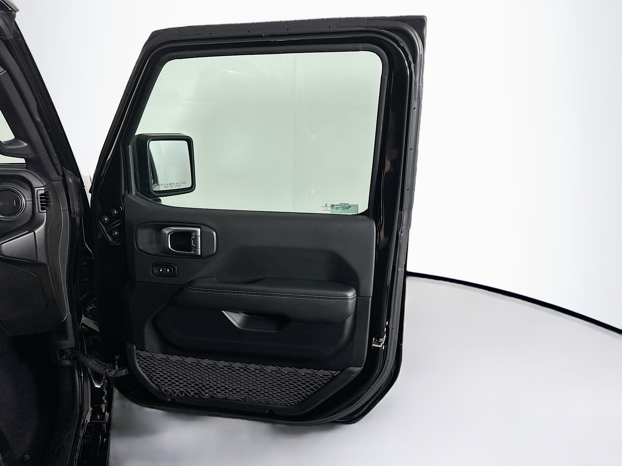 Used 2022 Jeep Wrangler Unlimited Sahara w/ Cold Weather Group AWD/4WD image 31