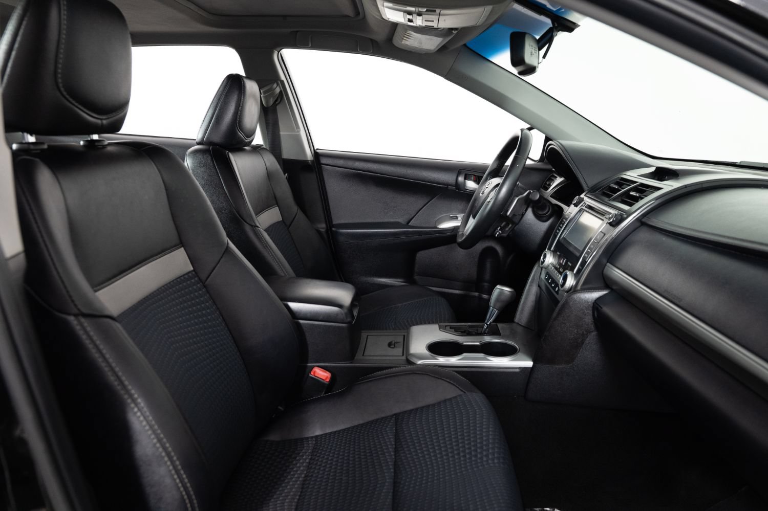 Used 2013 Toyota Camry SE w/ Convenience Pkg FWD image 25