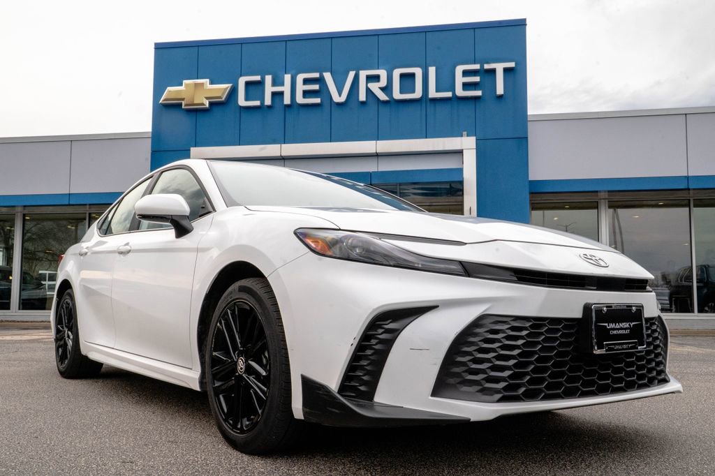 Used 2025 Toyota Camry SE w/ Convenience Package AWD/4WD image 1