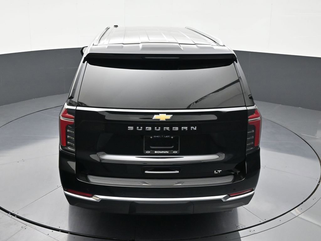 Used 2025 Chevrolet Suburban LT RWD image 15