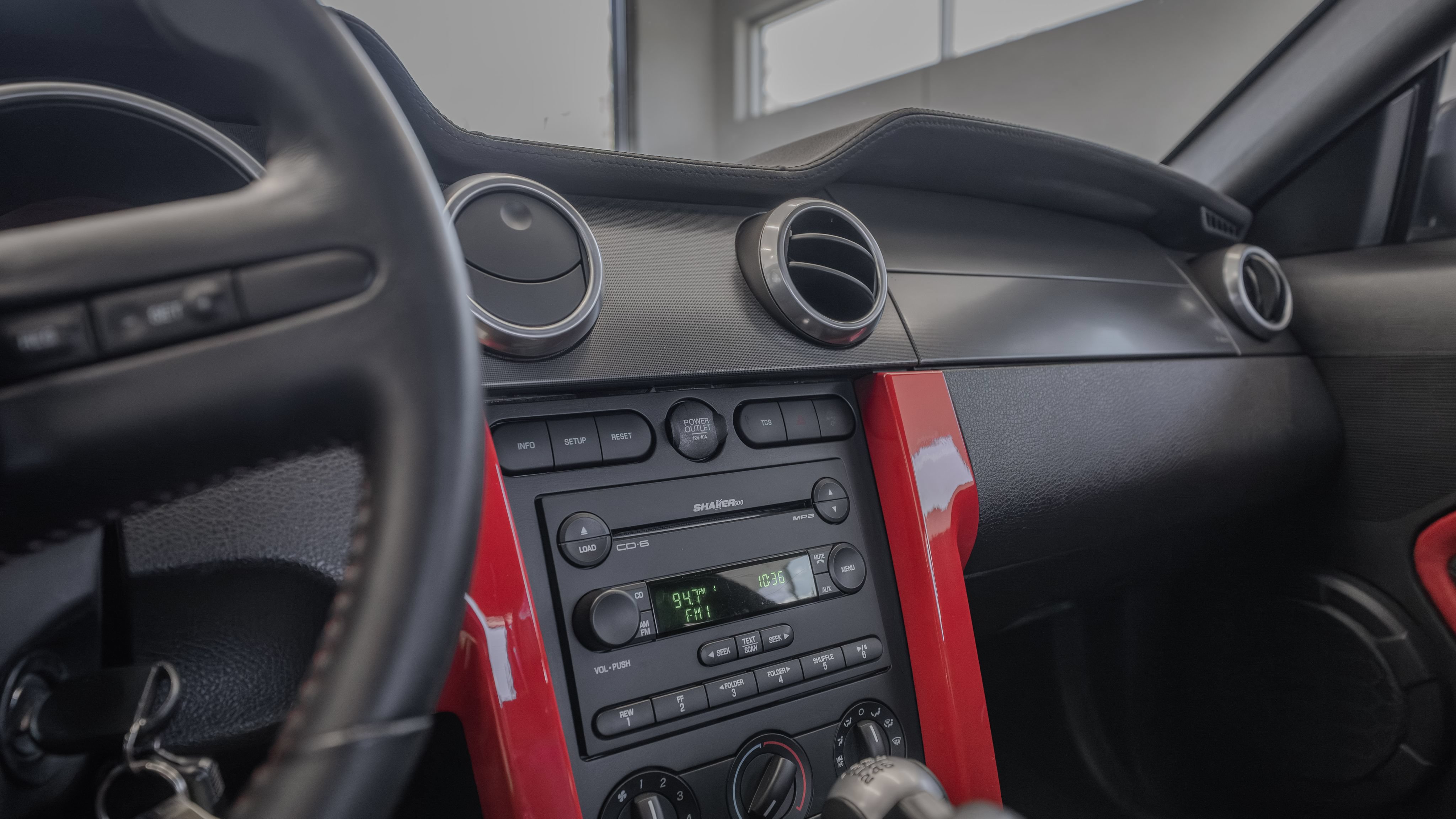 Used 2007 Ford Mustang Shelby GT500 RWD image 32