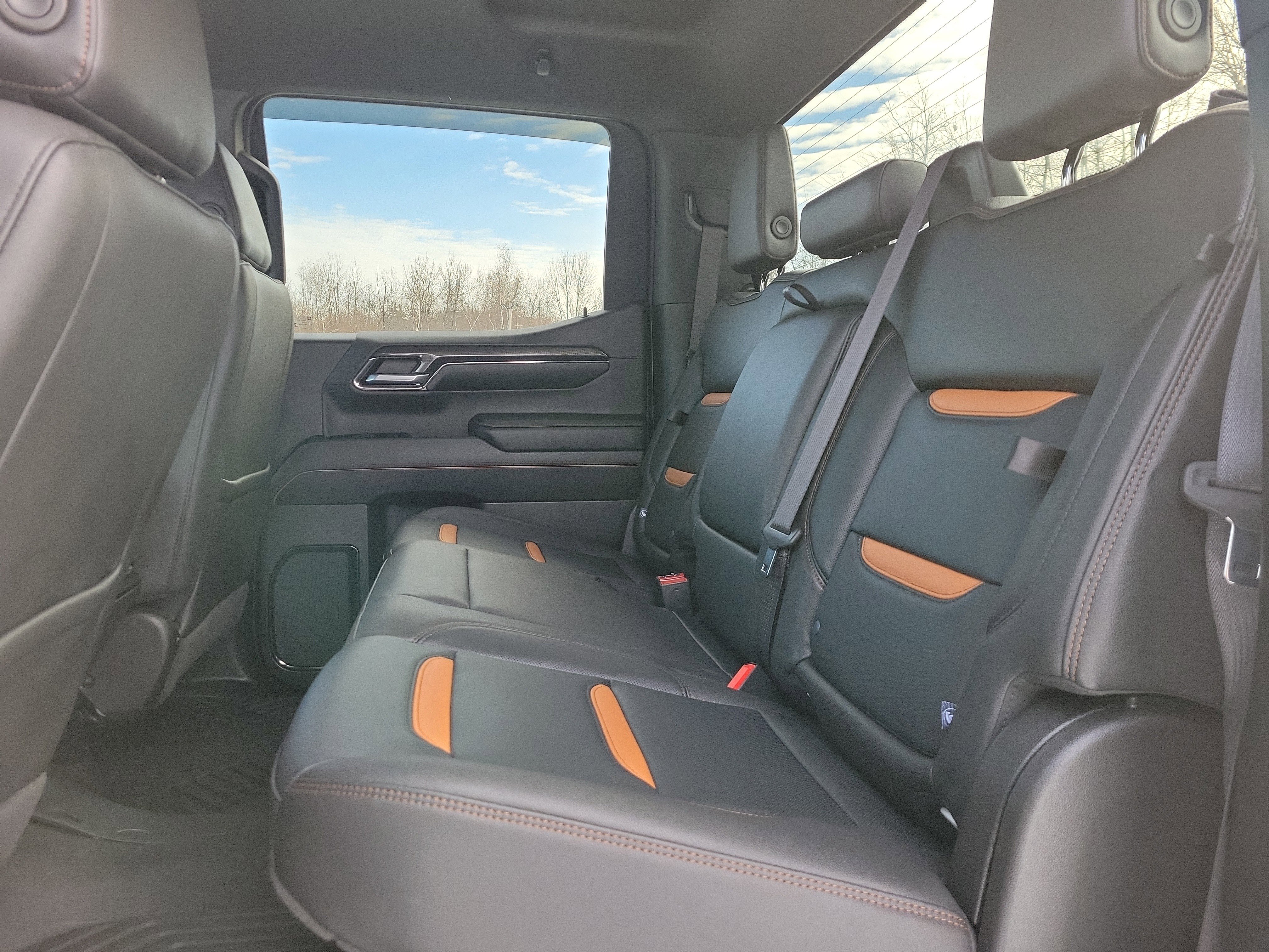 Used 2024 GMC Sierra 1500 AT4 w/ Technology Package image 16