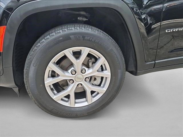 Used 2022 Jeep Grand Cherokee Limited AWD/4WD image 25