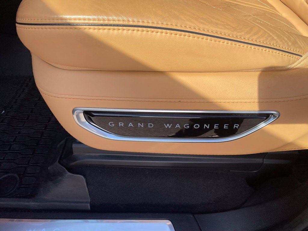 Used 2023 Jeep Grand Wagoneer L Series III w/ Rear Seat Video Group 1 AWD/4WD image 13