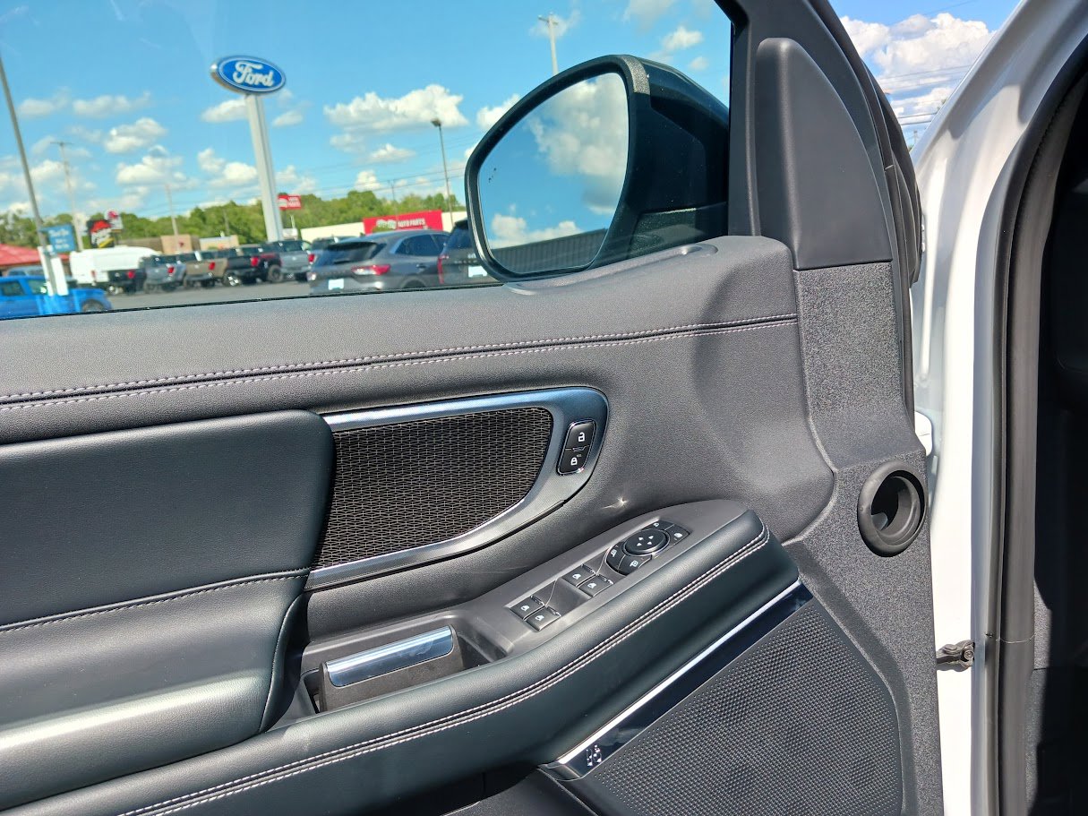 New 2025 Ford Expedition Platinum image 18