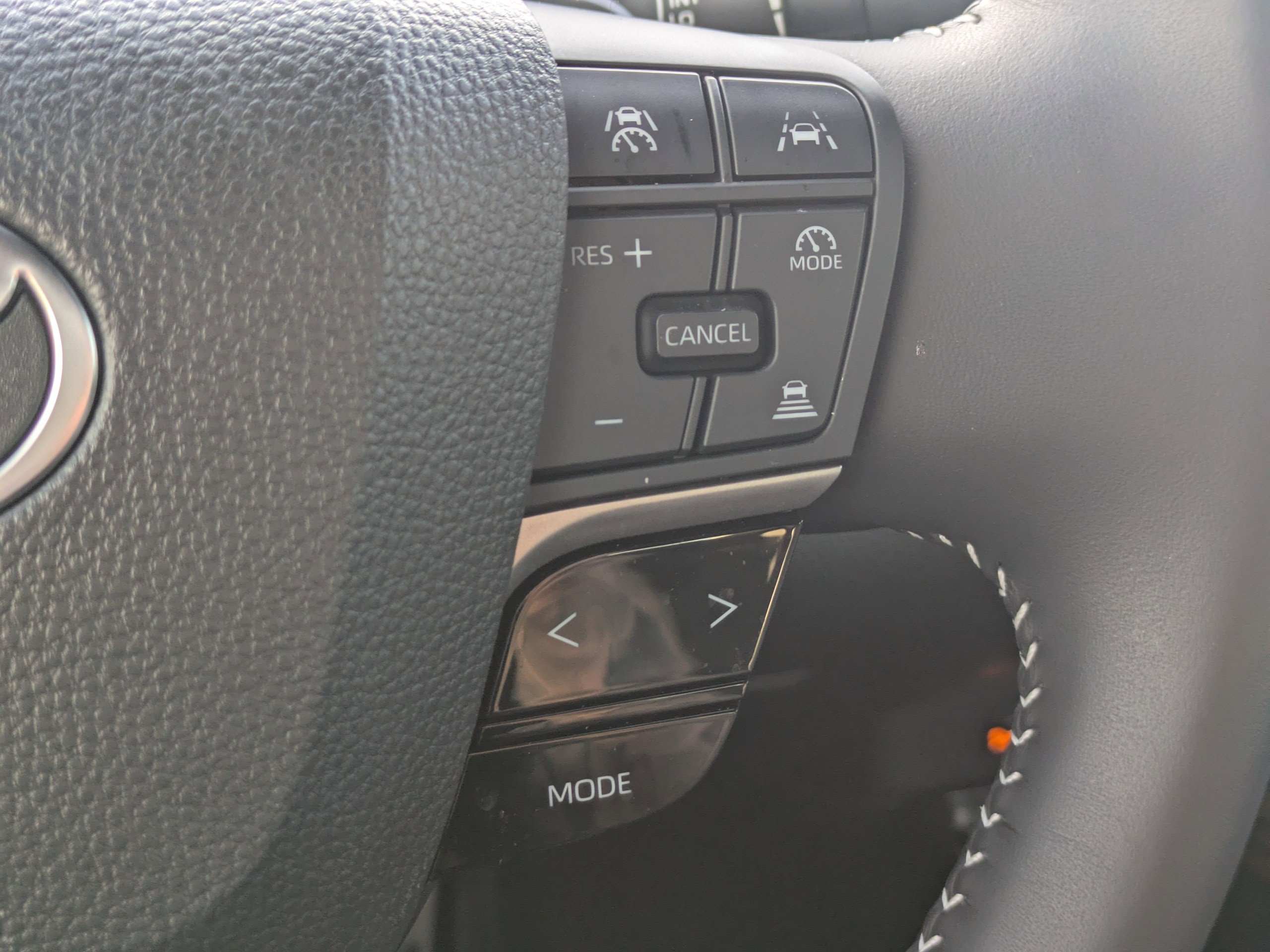 Used 2025 Toyota Camry SE w/ Multimedia Upgrade Package image 26