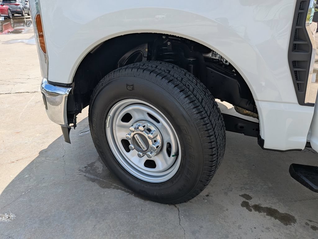 Used 2025 Ford F350 XL w/ XL Chrome Package RWD image 34
