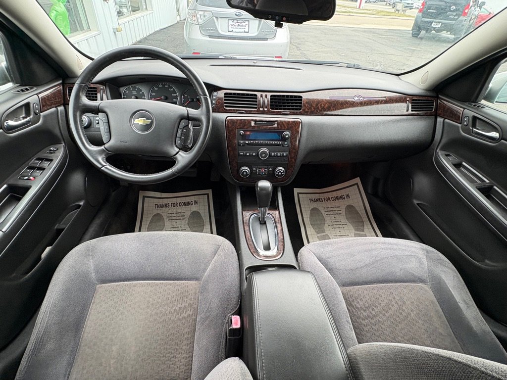 Used 2014 Chevrolet Impala LT w/ LT Sunroof Package image 10