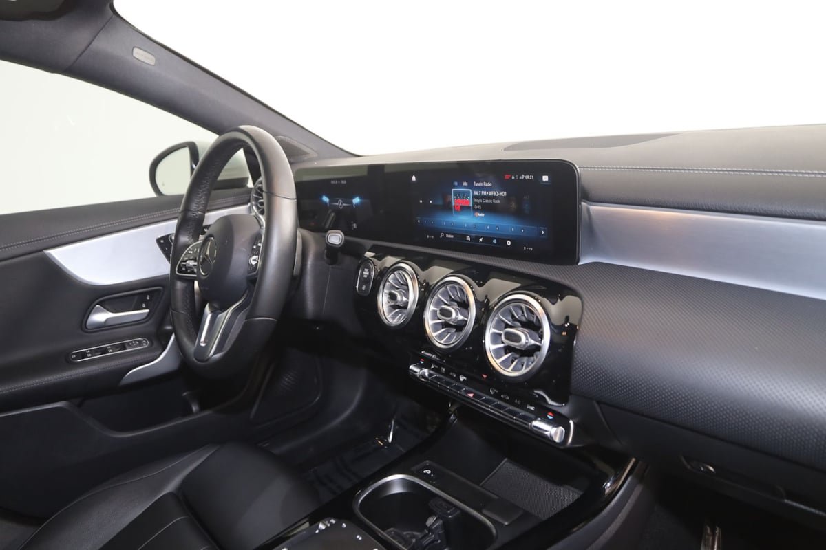 Used 2021 Mercedes-Benz CLA 250 4MATIC w/ Premium Package image 46