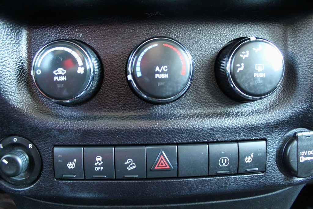 Used 2015 Jeep Wrangler Unlimited Sport image 16