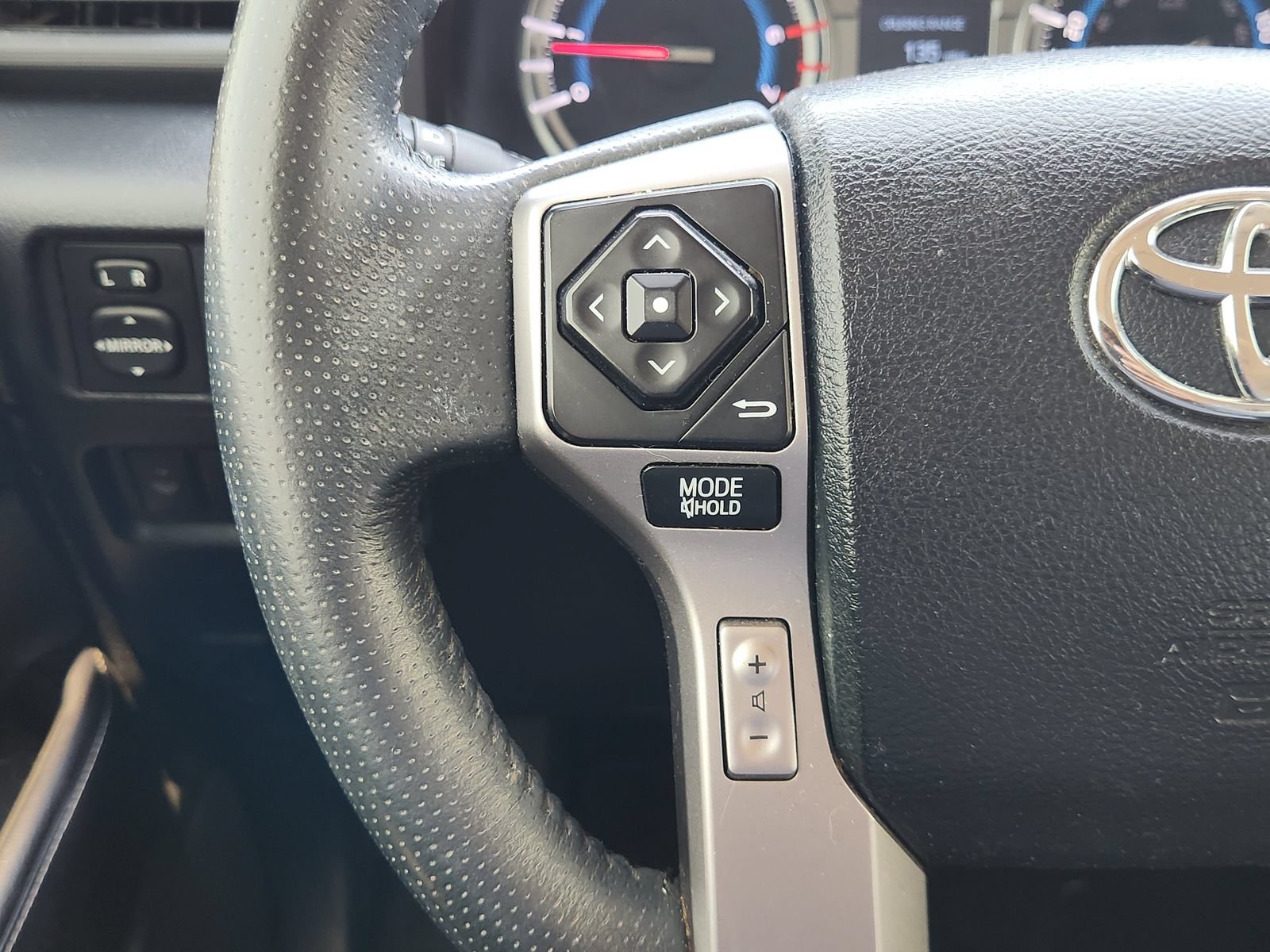 Used 2018 Toyota 4Runner SR5 Premium AWD/4WD image 33