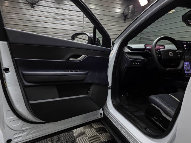 Used 2023 Fisker Ocean One AWD/4WD image 39