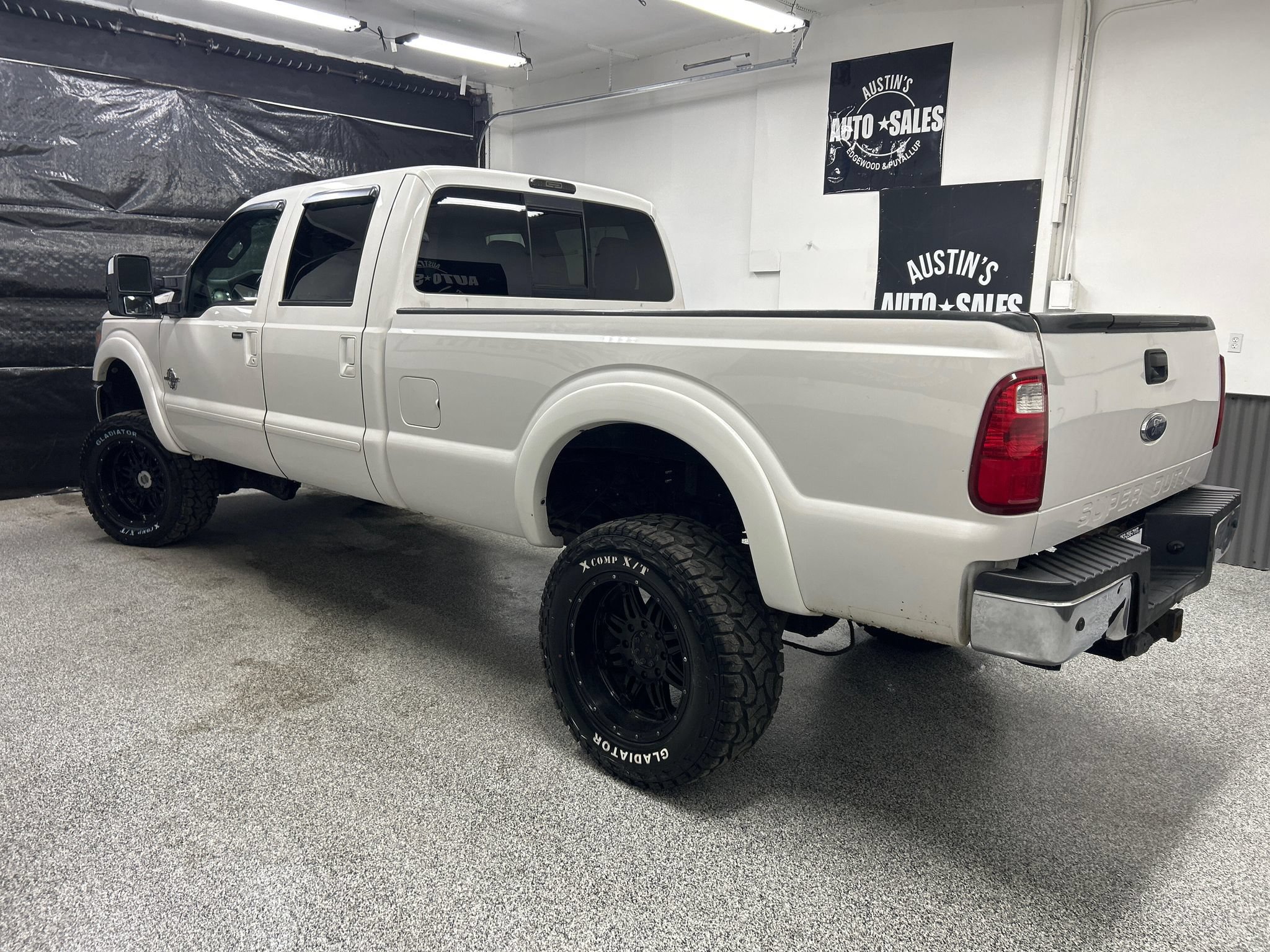 Used 2011 Ford F350 Lariat w/ Chrome Pkg AWD/4WD image 4
