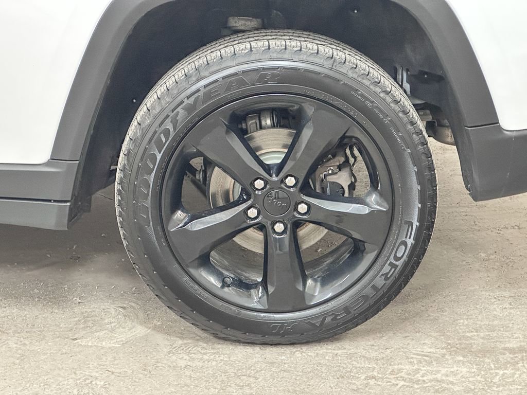 Certified 2023 Jeep Grand Cherokee Altitude image 53