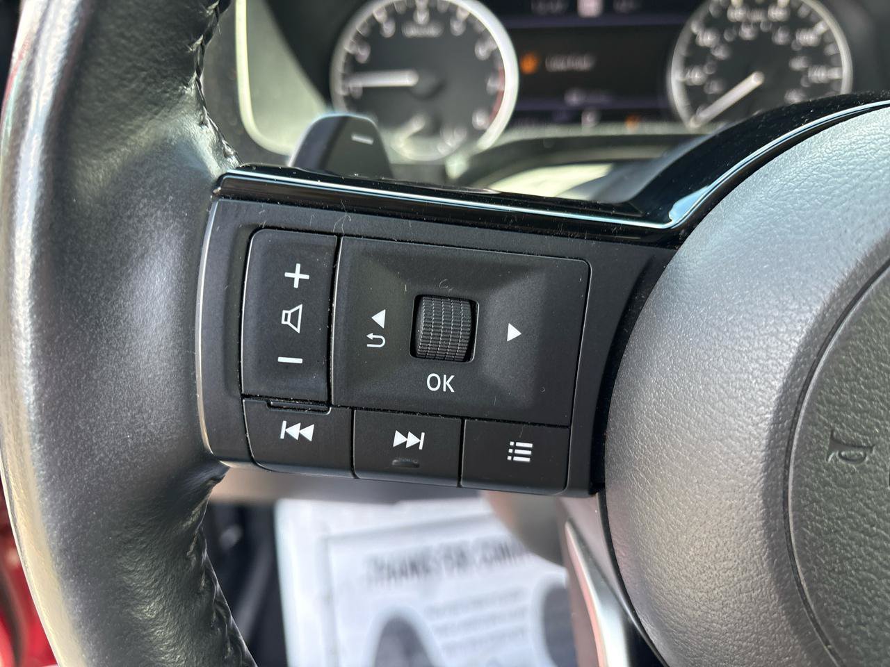 Used 2022 Nissan Pathfinder SL AWD/4WD image 18