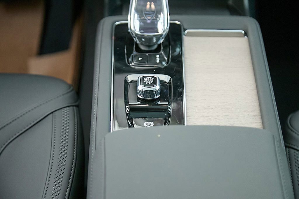 New 2026 Volvo XC90 B6 Plus w/ Protection Package Premier image 30