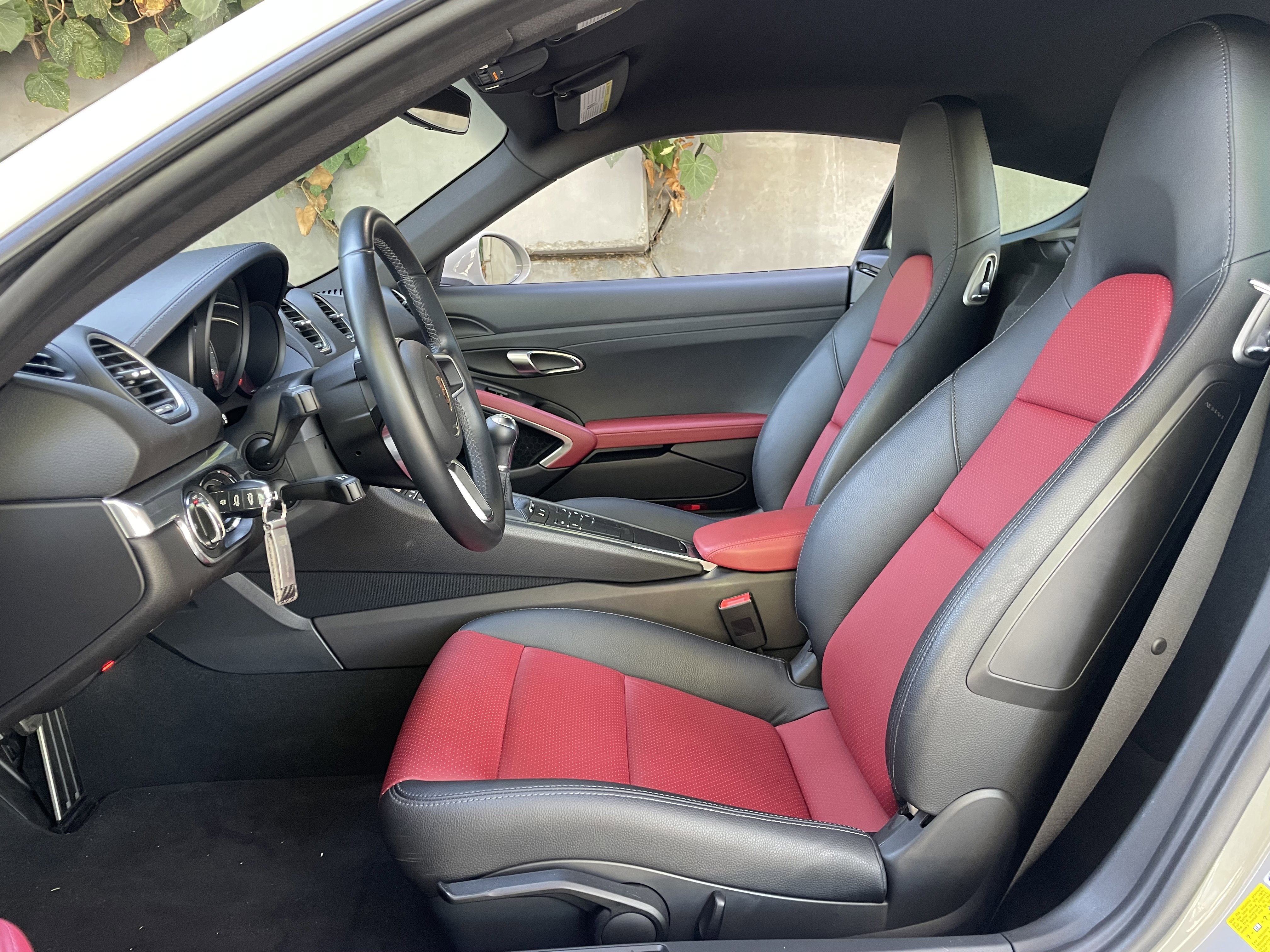 Used 2022 Porsche 718 Cayman S RWD image 5