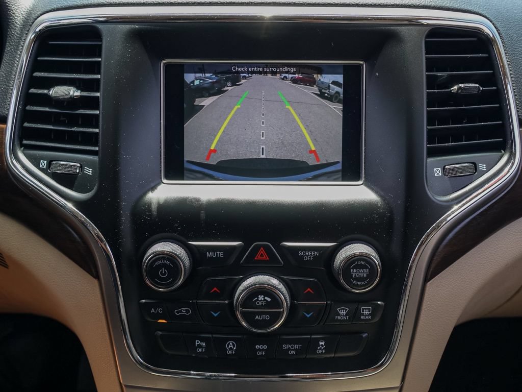 Used 2018 Jeep Grand Cherokee Laredo RWD image 30