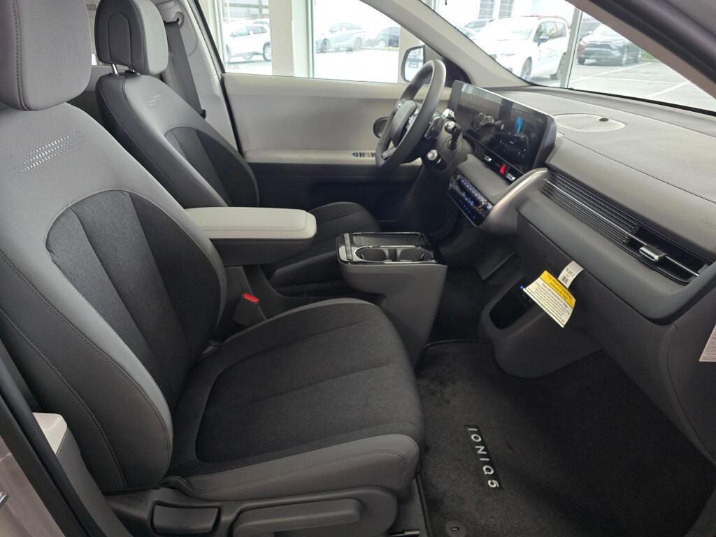 New 2026 Hyundai Ioniq 5 SE image 36