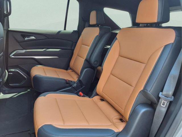 New 2027 Chevrolet Traverse Z71 w/ Enhanced Driving Package AWD/4WD image 14