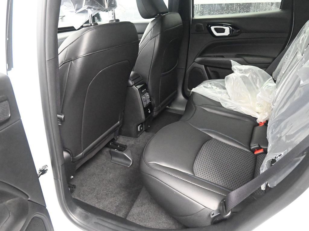 New 2026 Jeep Compass Latitude w/ Sun and Sound Group image 11
