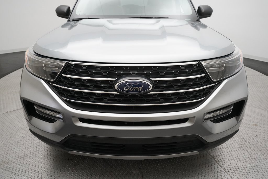 Used 2023 Ford Explorer XLT w/ Equipment Group 202A image 22