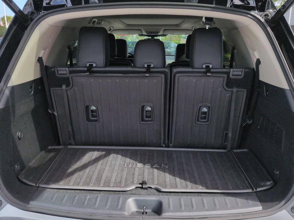 Certified 2022 Nissan Pathfinder Platinum w/ Cargo Package AWD/4WD image 13