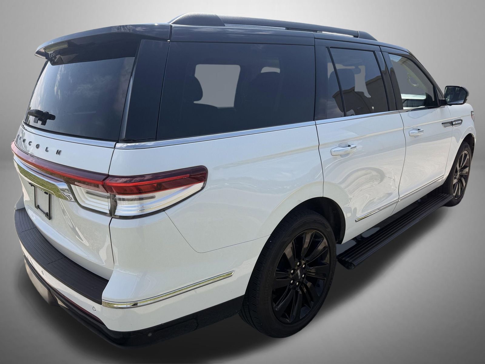 Used 2022 Lincoln Navigator Black Label AWD/4WD image 3