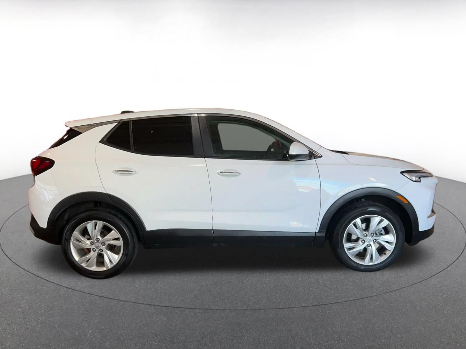 Used 2025 Buick Encore GX Preferred AWD/4WD image 15