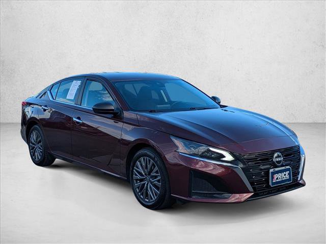 Used 2024 Nissan Altima 2.5 SV image 3