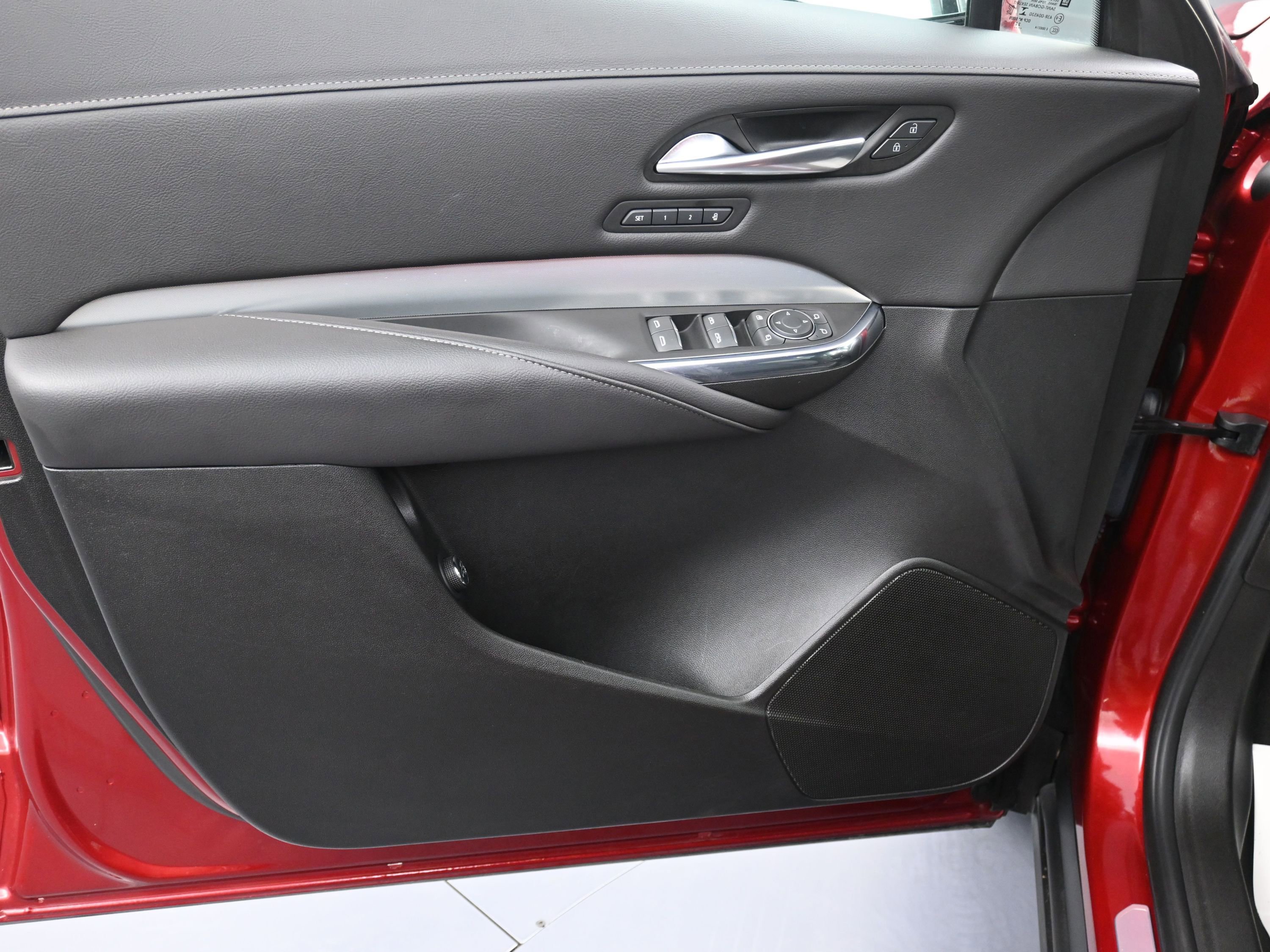 Used 2023 Cadillac XT4 Premium Luxury w/ Cold Weather Package image 17