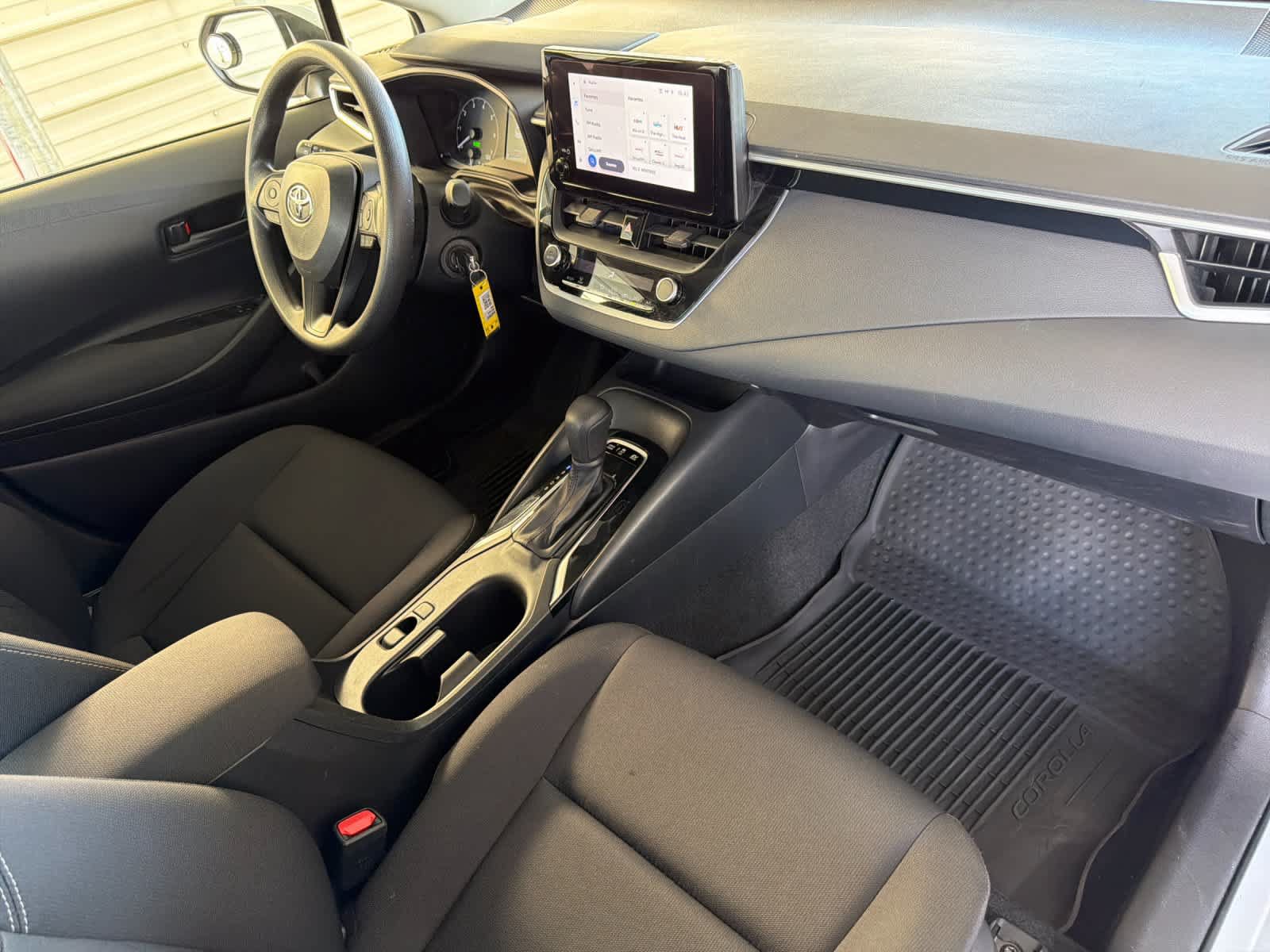 Used 2024 Toyota Corolla LE FWD image 15