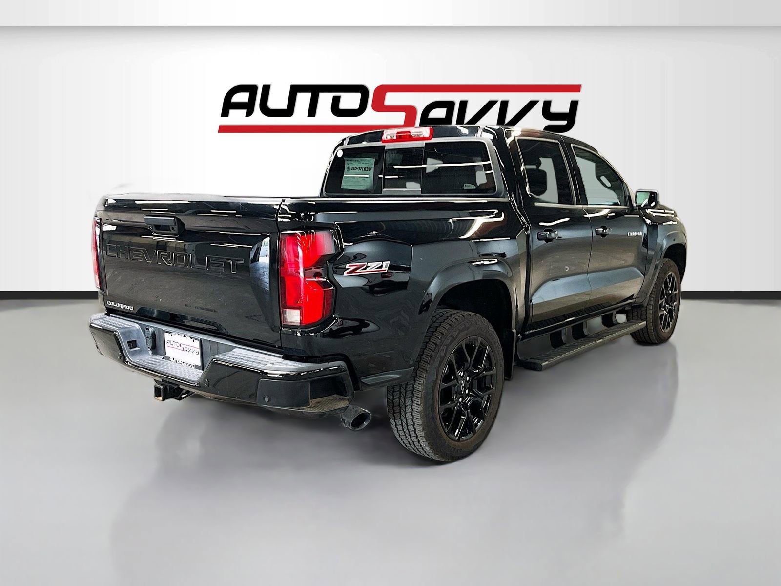 Used 2024 Chevrolet Colorado Z71 w/ LPO, Dark Essentials Package AWD/4WD image 7