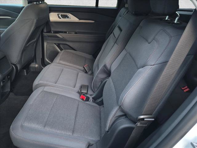 Used 2025 Ford Explorer Active RWD image 18