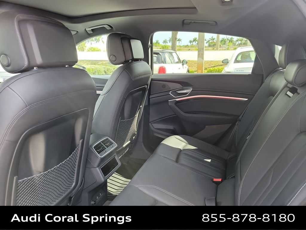 Certified 2023 Audi e-tron Premium Plus w/ Premium Plus Package image 20