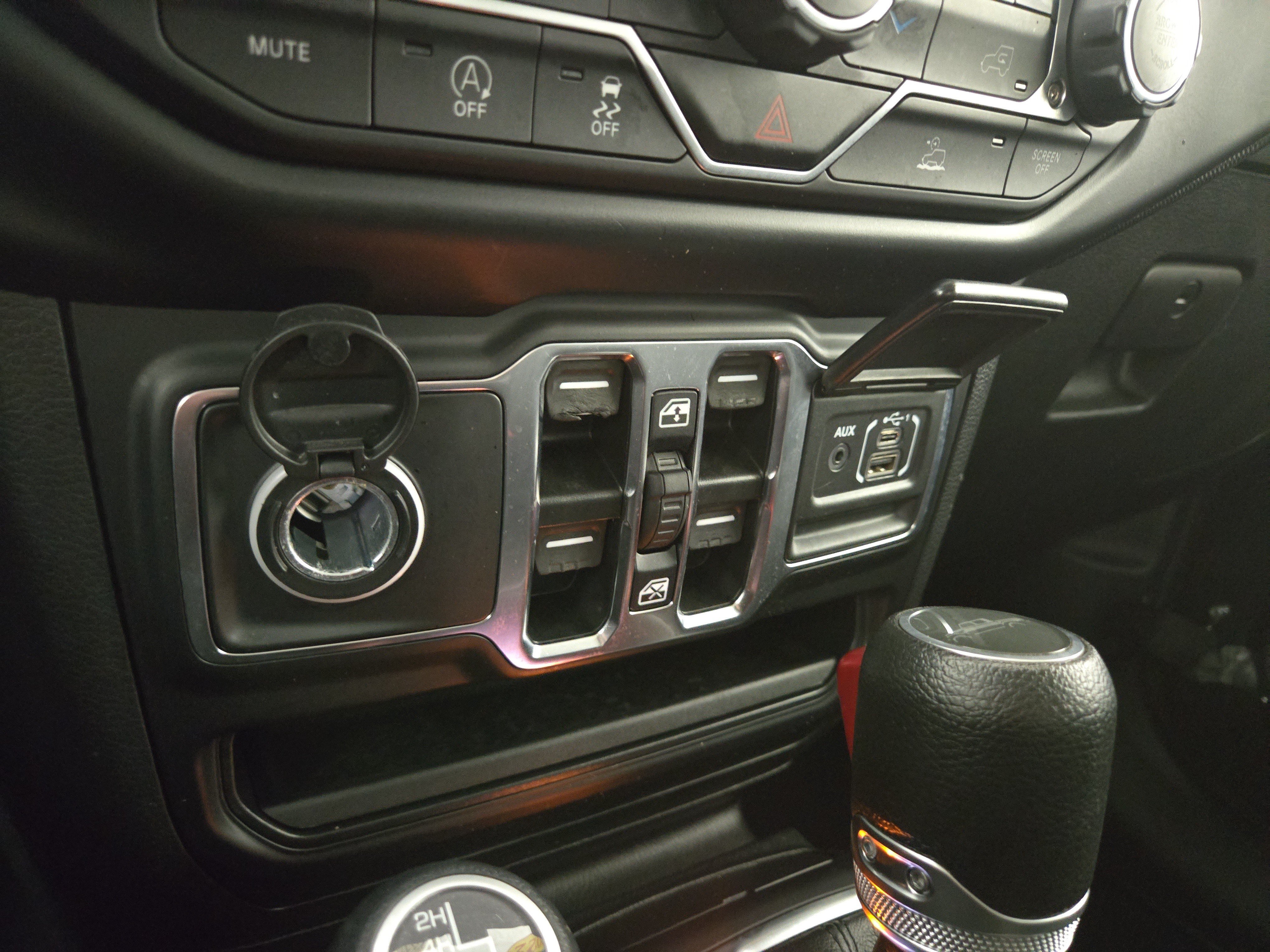 Certified 2022 Jeep Gladiator Sport image 27