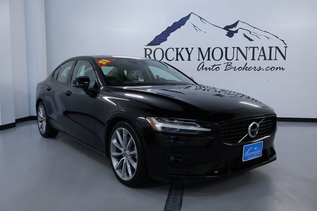 Used 2021 Volvo S60 T5 Momentum w/ Advanced Package