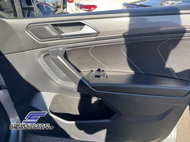 Used 2023 Volkswagen Tiguan SE image 35