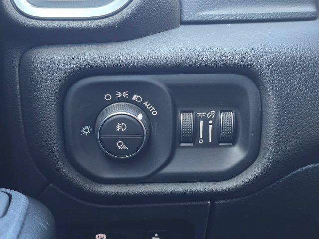 Used 2025 RAM 1500 Big Horn AWD/4WD image 32