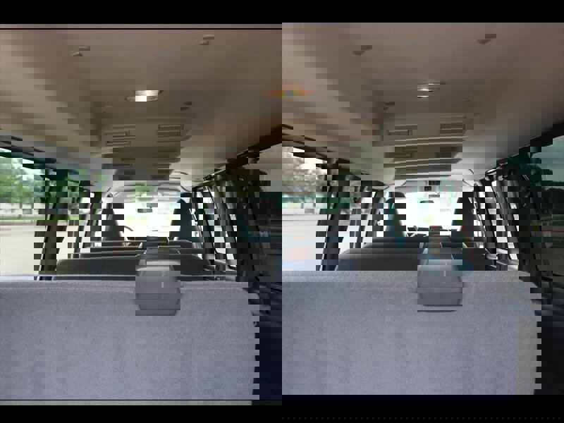 Used 2025 Chevrolet Express 3500 LS RWD image 13