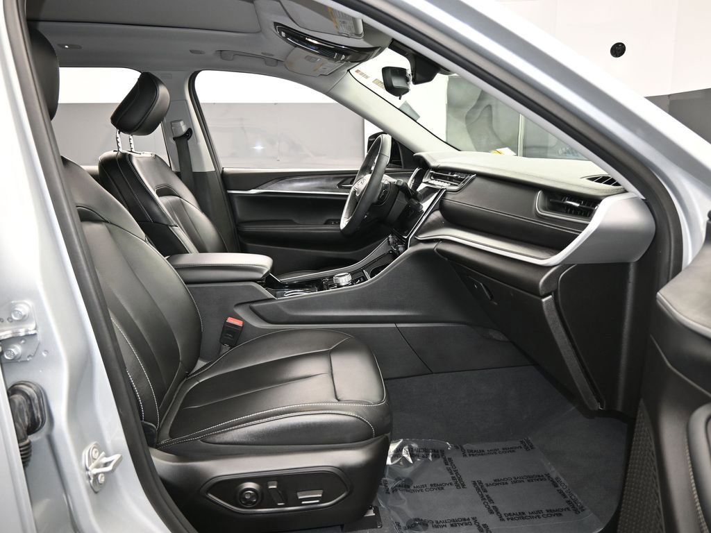 Used 2023 Jeep Grand Cherokee L Limited image 46