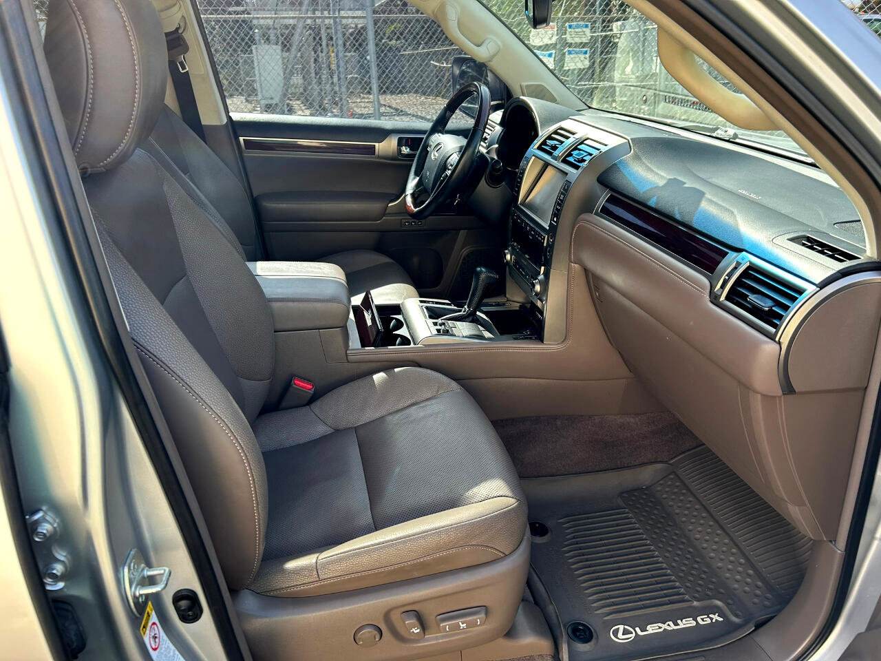 Used 2019 Lexus GX 460 Premium image 18