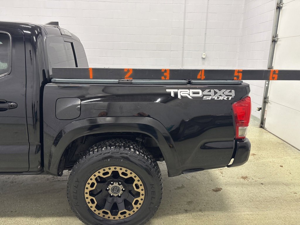 Used 2017 Toyota Tacoma TRD Sport w/ Tow Package image 10