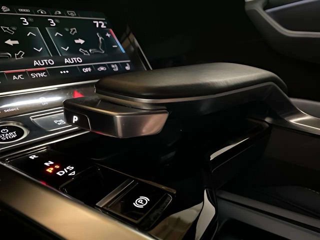 Used 2022 Audi e-tron Premium Plus w/ Premium Plus Package image 69