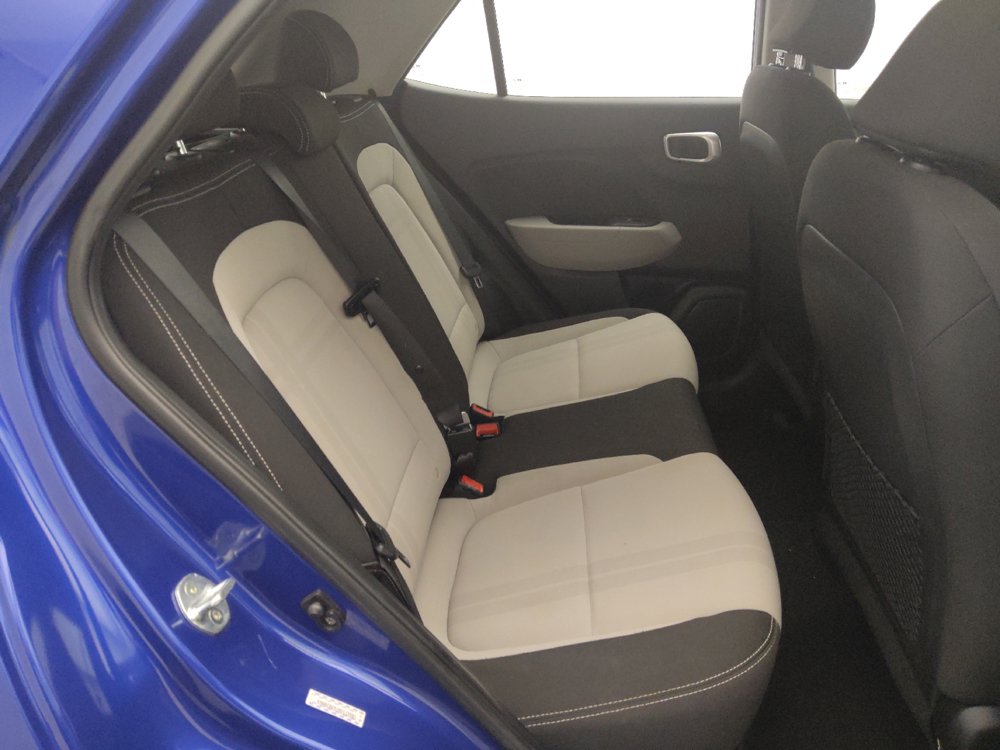 Used 2021 Hyundai Venue SEL FWD image 19