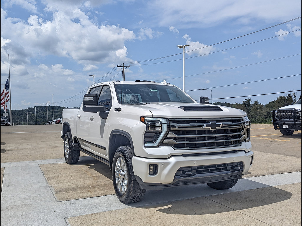 Used 2024 Chevrolet Silverado 2500 High Country w/ High Country Premium Package AWD/4WD image 5