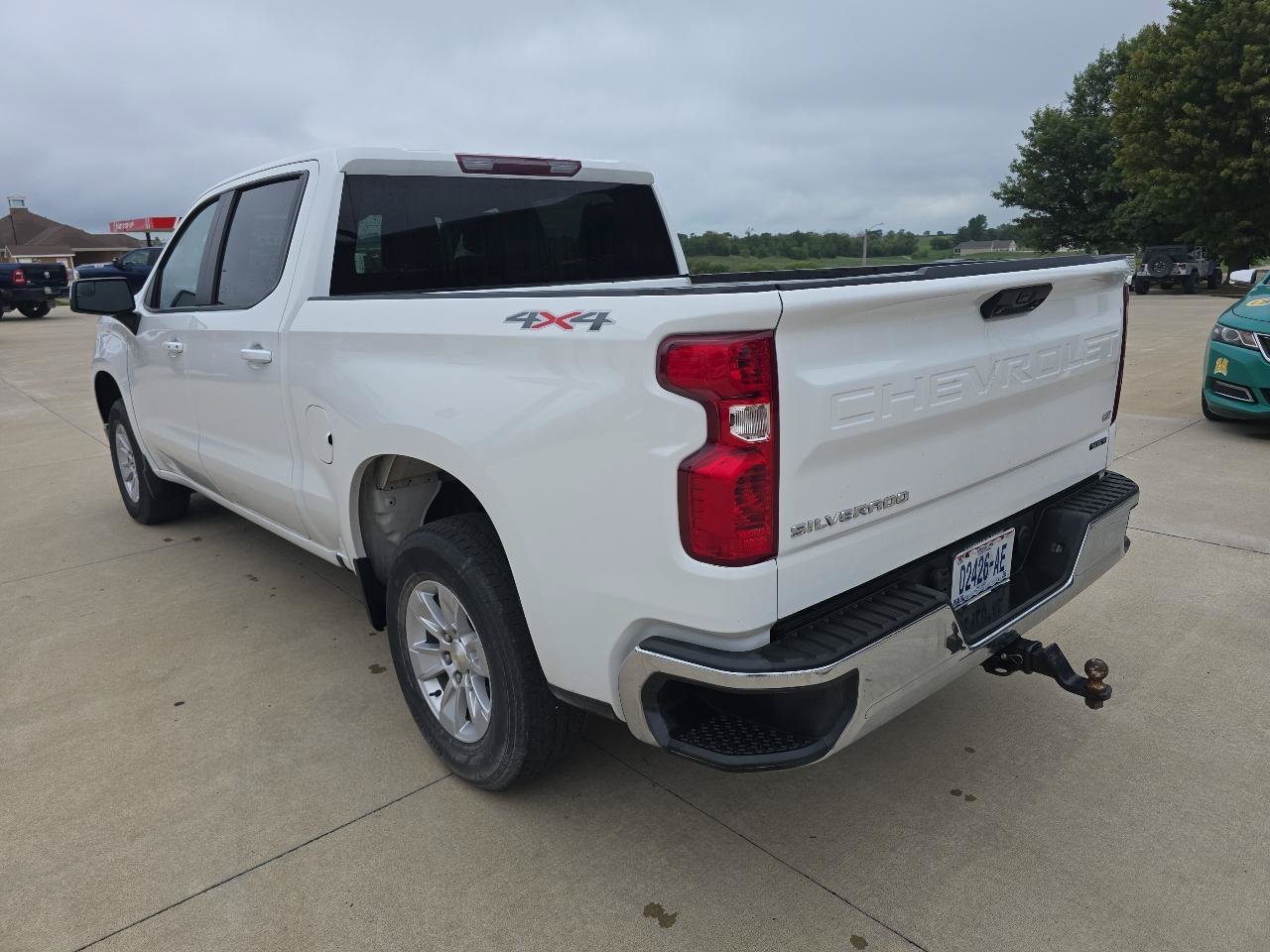 Used 2023 Chevrolet Silverado 1500 LT AWD/4WD image 3